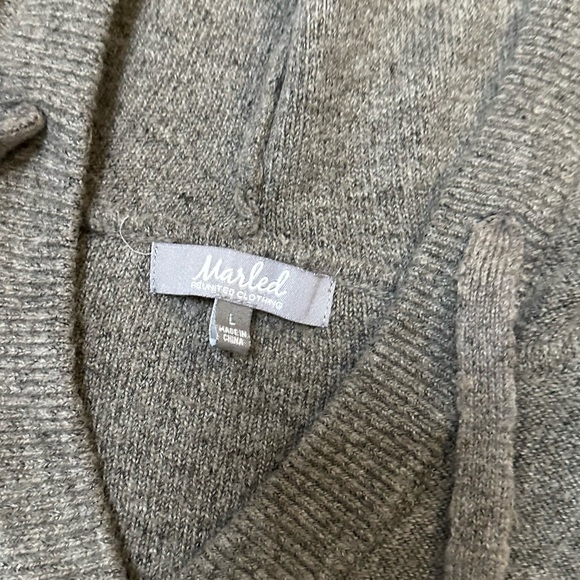 Hooded sweater - Picture 3 of 4